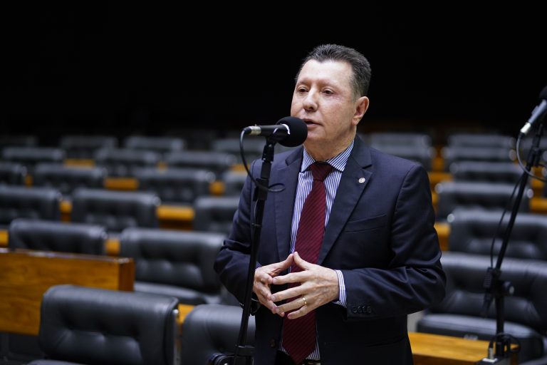 CCJ aprova homenagem a Maguito Vilela pela carreira política em Goiás - Notícias 1 img20230427144935964